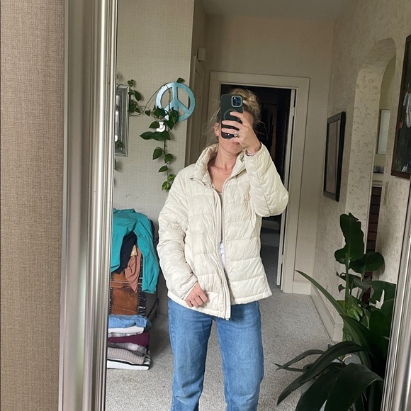 Abercrombie & Fitch Lightweight Cream White Packable Puffer Jacket - Picture 8 of 16